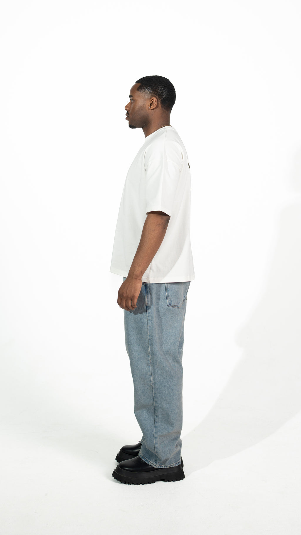 Boxy Schnitt Oversized T-Shirt – Cream White with "لا شيء مستحيل" Embroidery