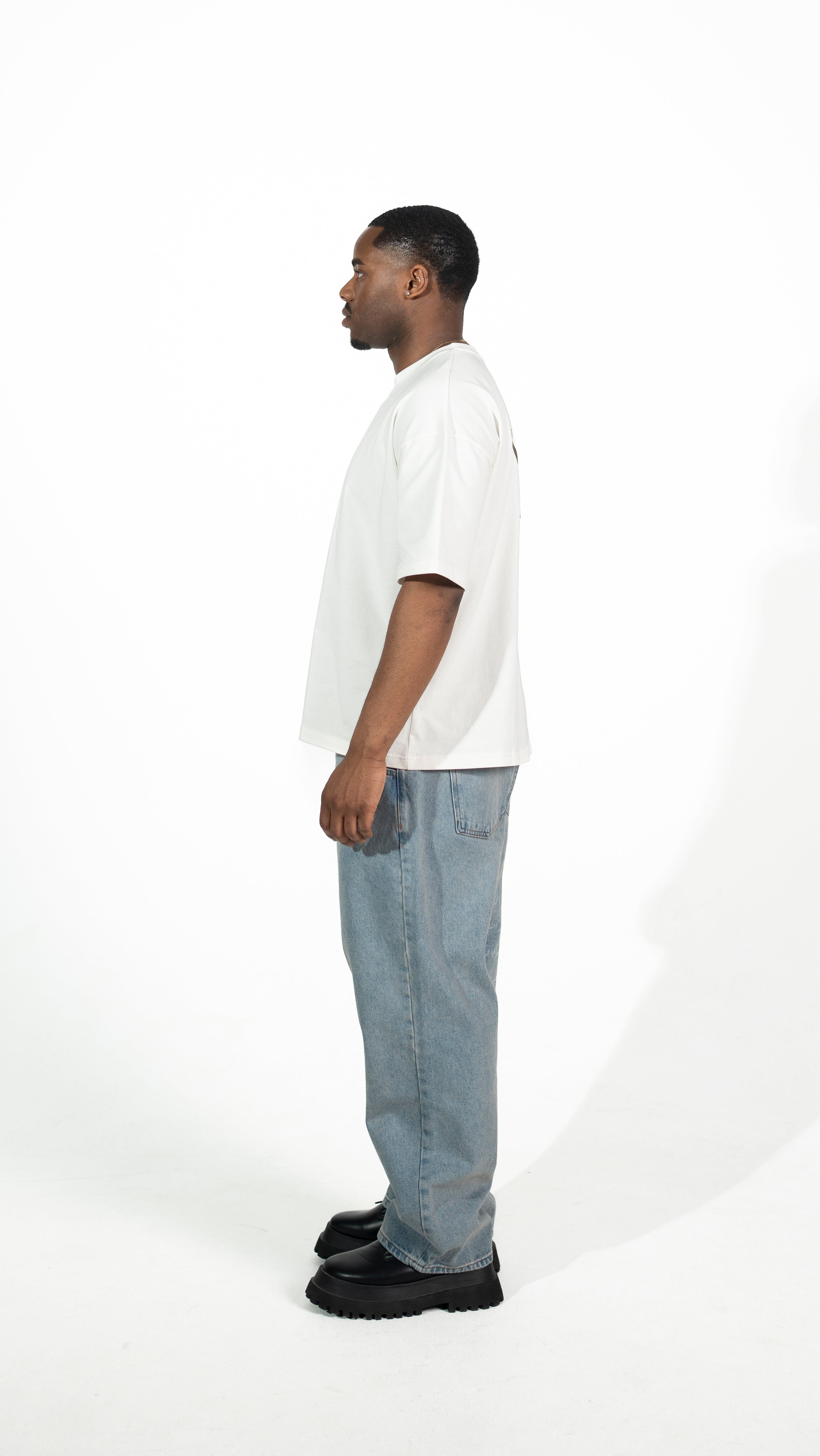 Boxy Schnitt Oversized T-Shirt – Cream White with "لا شيء مستحيل" Embroidery